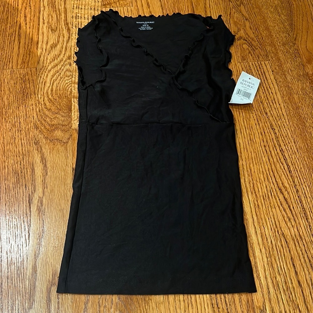 NWT Banana Republic Woman’s Black Sleeveless Top Size XS